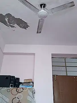 CUTE-LOVE-SWEETS online show from May 14, 2026, 3:57 am