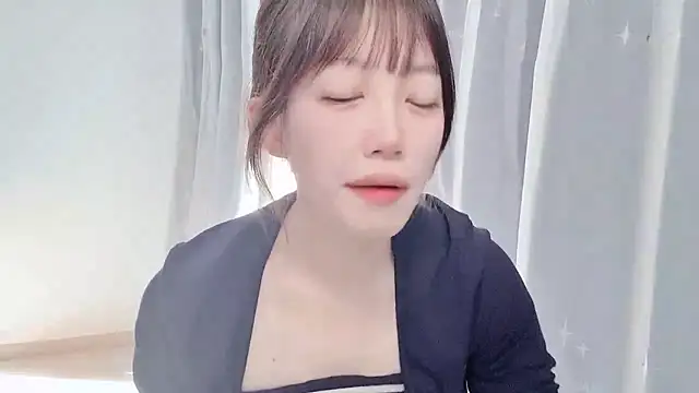 Snapshot of yuyayayu chatting on November 28, 2025, 2:03 am yuyayayu online show from November 28, 2025, 2:03 am