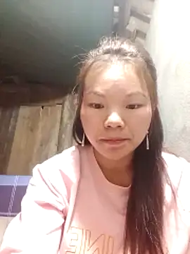 yu-zhen online show from November 22, 2025, 7:18 am