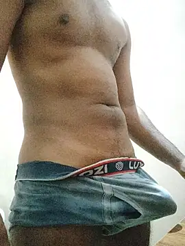 Snapshot of BhonduBaby chatting on November 28, 2025, 8:00 pm BhonduBaby online show from November 28, 2025, 8:00 pm