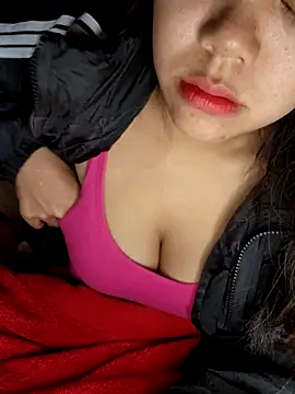 Snapshot of Xiu-L chatting on November 19, 2025, 12:54 am Xiu-L online show from November 19, 2025, 12:54 am