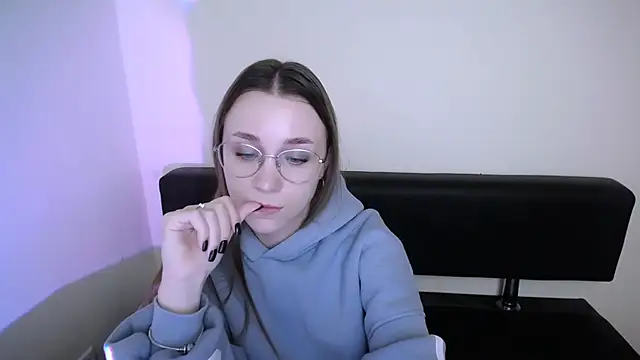 Snapshot of MillaTems_ chatting on November 20, 2025, 9:53 am MillaTems online show from November 20, 2025, 9:53 am