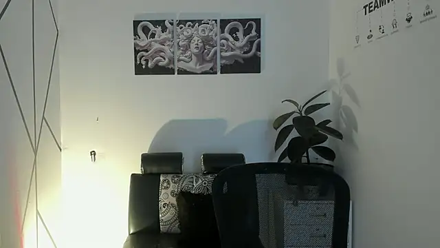 Snapshot of James_Adams_01 chatting on December 16, 2025, 12:43 pm James Adams 01 online show from December 16, 2025, 12:43 pm