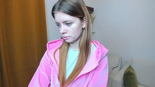 AngelesBenitz online show from December 3, 2025, 6:43 am