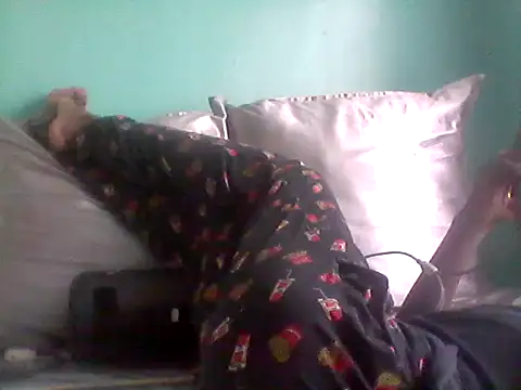 Snapshot of Vlazarus chatting on February 21, 2026, 12:17 pm Vlazarus online show from February 21, 2026, 12:17 pm