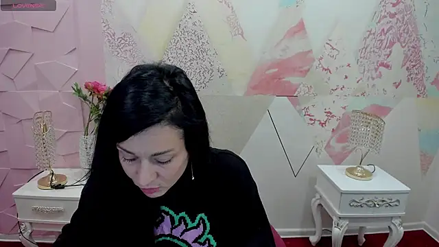 Snapshot of Salma_meg2 chatting on November 18, 2025, 9:36 am Salma meg2 online show from November 18, 2025, 9:36 am