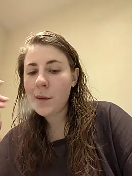 hotwetvix online show from December 22, 2025, 1:41 pm