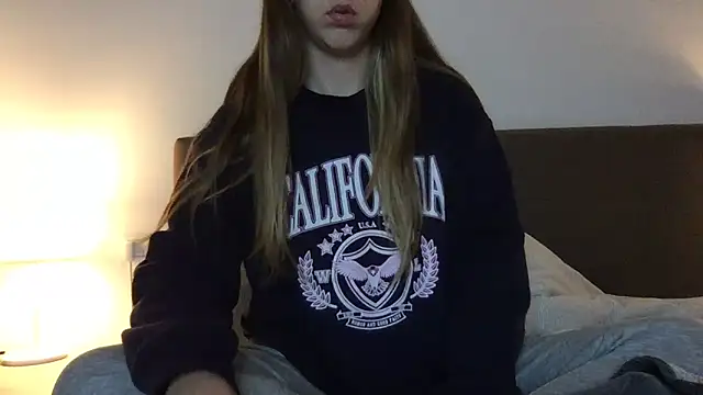 Snapshot of Martimartinaxx chatting on March 15, 2026, 9:21 pm Martimartinaxx online show from March 15, 2026, 9:21 pm
