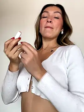 Snapshot of GeorginaBlack chatting on December 14, 2025, 4:34 pm GeorginaBlack online show from December 14, 2025, 4:34 pm