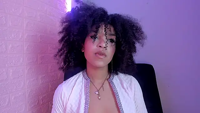 Snapshot of Serena_Fey chatting on December 16, 2025, 11:59 am Serena Fey online show from December 16, 2025, 11:59 am