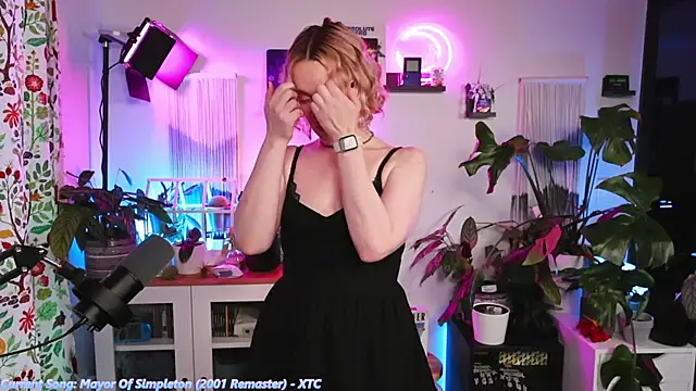 Snapshot of xzoeyryanx chatting on November 28, 2025, 4:42 pm xzoeyryanx online show from November 28, 2025, 4:42 pm