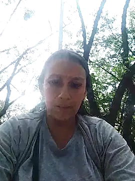 Snapshot of Mikela_19 chatting on December 15, 2025, 8:02 pm Mikela 19 online show from December 15, 2025, 8:02 pm