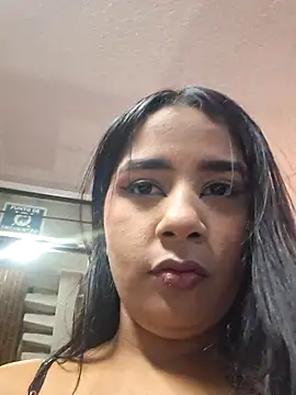 Snapshot of LeahSole chatting on December 23, 2025, 4:10 am LeahSole online show from December 23, 2025, 4:10 am