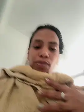 ArielleMillerr- online show from February 2, 2026, 5:44 pm