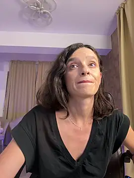 Snapshot of AnnaHarperX chatting on September 10, 2025, 5:35 pm AnnaHarperX online show from September 10, 2025, 5:35 pm