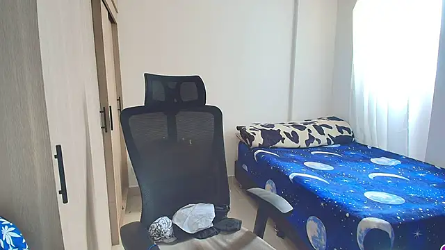 Snapshot of naitt_ chatting on November 28, 2025, 1:47 pm naitt online show from November 28, 2025, 1:47 pm