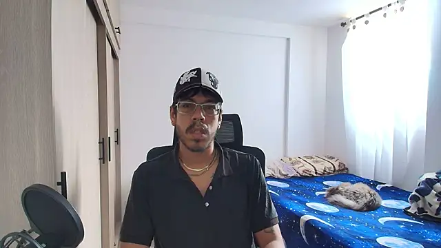 Snapshot of naitt_ chatting on December 1, 2025, 7:08 pm naitt online show from December 1, 2025, 7:08 pm