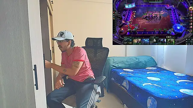 Snapshot of naitt_ chatting on December 16, 2025, 1:27 pm naitt online show from December 16, 2025, 1:27 pm