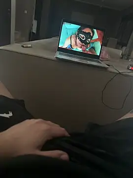 Locotre22 online show from January 10, 2026, 11:34 am