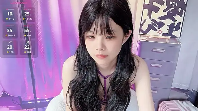 Snapshot of bunny-- chatting on December 5, 2025, 6:44 am bunny-- online show from December 5, 2025, 6:44 am