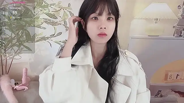 Snapshot of bunny-- chatting on December 14, 2025, 5:35 am bunny-- online show from December 14, 2025, 5:35 am