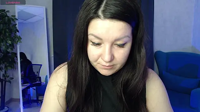 Snapshot of still__her chatting on December 3, 2025, 1:24 am still her online show from December 3, 2025, 1:24 am