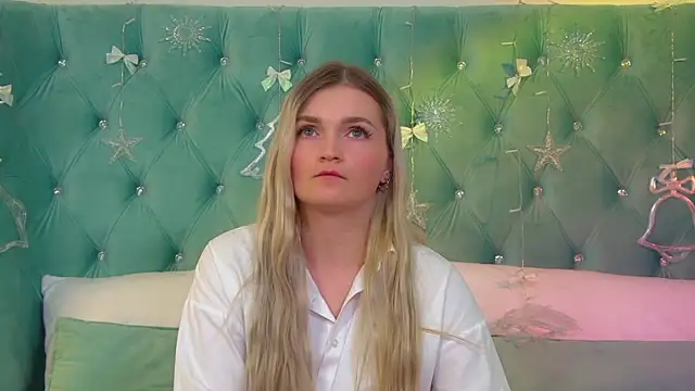 Snapshot of AnnyRaii chatting on December 2, 2025, 6:30 am AnnyRaii online show from December 2, 2025, 6:30 am