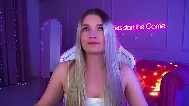 Snapshot of AnnyRaii chatting on December 5, 2025, 6:26 pm AnnyRaii online show from December 5, 2025, 6:26 pm