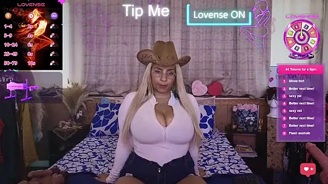 LaReineCleo online show from February 23, 2026, 11:07 am