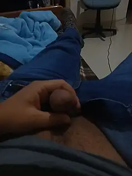 ouchenshadow2975 online show from November 24, 2025, 8:41 pm