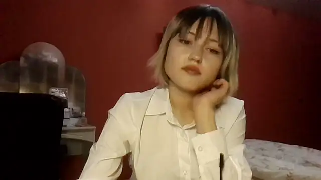 Snapshot of SkylaPorter chatting on November 25, 2025, 1:55 pm SkylaPorter online show from November 25, 2025, 1:55 pm