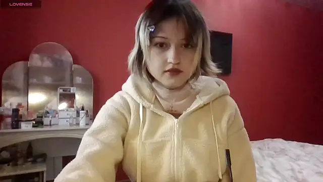 Snapshot of SkylaPorter chatting on November 27, 2025, 10:17 am SkylaPorter online show from November 27, 2025, 10:17 am