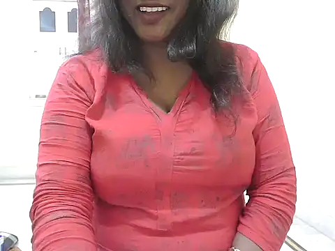 Snapshot of Tanu_Bengali chatting on December 16, 2025, 3:17 pm Tanu Bengali online show from December 16, 2025, 3:17 pm