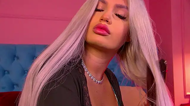 LorrySkye online show from January 16, 2026, 4:38 am