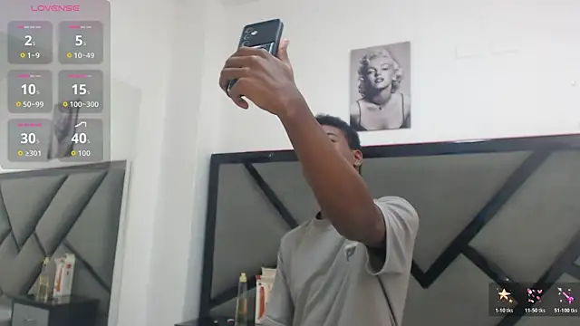 Snapshot of NoahJhonson69 chatting on December 4, 2025, 6:49 pm NoahJhonson69 online show from December 4, 2025, 6:49 pm