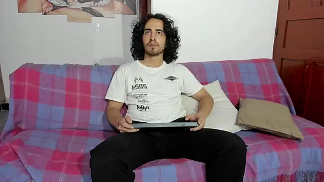 Snapshot of Jave_rave chatting on February 14, 2026, 8:38 pm Jave rave online show from February 14, 2026, 8:38 pm