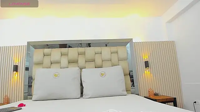 Snapshot of nicolee_jonnes chatting on November 21, 2025, 4:00 am nicolee jonnes online show from November 21, 2025, 4:00 am