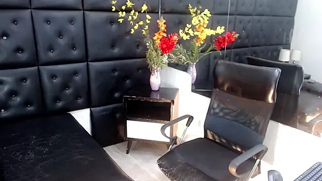 Snapshot of ChrisHott01 chatting on December 4, 2025, 1:59 am ChrisHott01 online show from December 4, 2025, 1:59 am