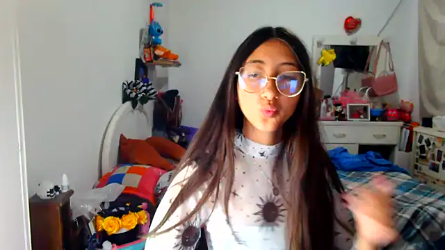 Nanylux online show from November 21, 2025, 4:05 pm