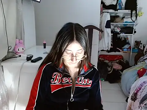 Nanylux online show from November 26, 2025, 3:29 am