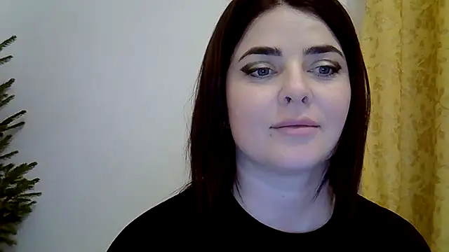 Snapshot of Darkroseq chatting on December 5, 2025, 2:25 pm Darkroseq online show from December 5, 2025, 2:25 pm