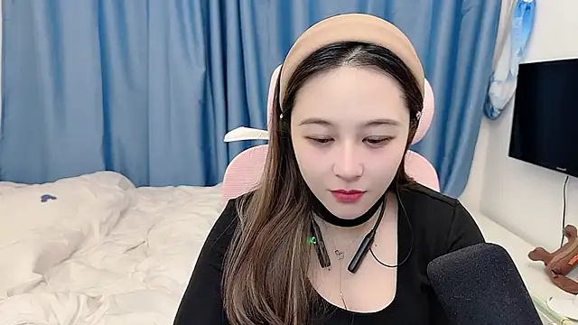 Snapshot of TTtia_ chatting on December 14, 2025, 1:16 pm TTtia online show from December 14, 2025, 1:16 pm