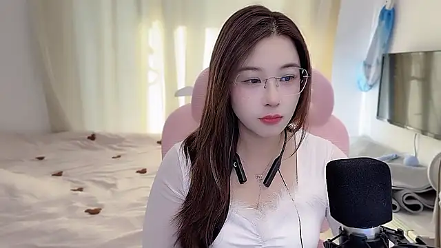 TTtia  online show from January 9, 2026, 1:19 am