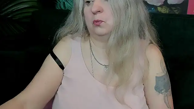 mariabelladonna online show from May 15, 2026, 11:34 pm