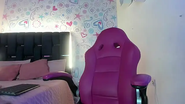 Snapshot of ISA_RIVAS chatting on December 5, 2025, 12:03 pm ISA RIVAS online show from December 5, 2025, 12:03 pm