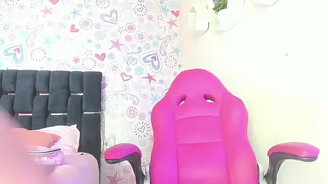 Snapshot of ISA_RIVAS chatting on December 14, 2025, 12:32 pm ISA RIVAS online show from December 14, 2025, 12:32 pm