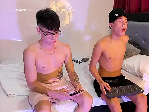 Snapshot of Handsome_boys69 chatting on November 20, 2025, 2:45 am Handsome boys69 online show from November 20, 2025, 2:45 am