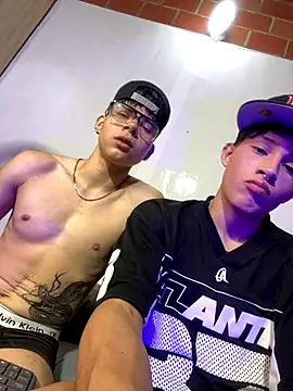 Snapshot of Handsome_boys69 chatting on December 5, 2025, 3:48 am Handsome boys69 online show from December 5, 2025, 3:48 am