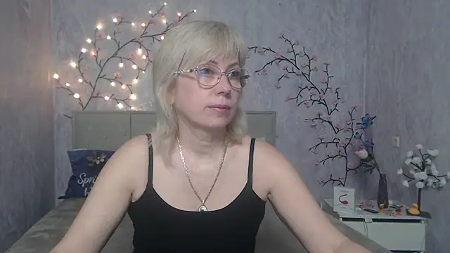 Snapshot of LaurenWishy chatting on April 23, 2026, 5:30 am LaurenWishy online show from April 23, 2026, 5:30 am