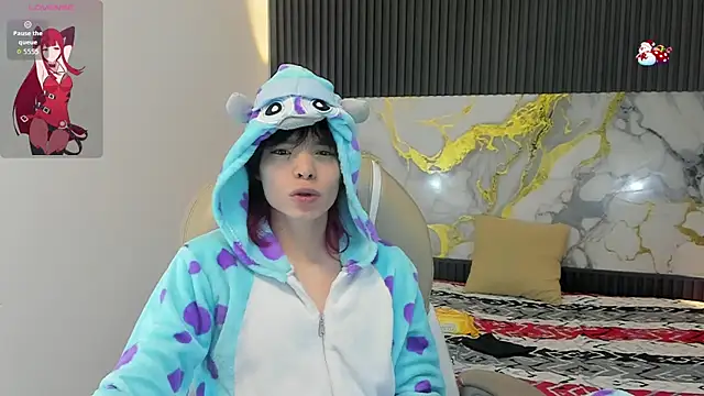 Snapshot of Sylasfrost chatting on December 21, 2025, 12:56 pm Sylasfrost online show from December 21, 2025, 12:56 pm